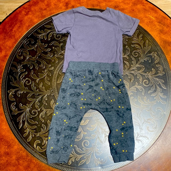 Batman Boys T-Shirt and Sweats Combo Cotton Polyester Blend Size 24 Months - Picture 3 of 11